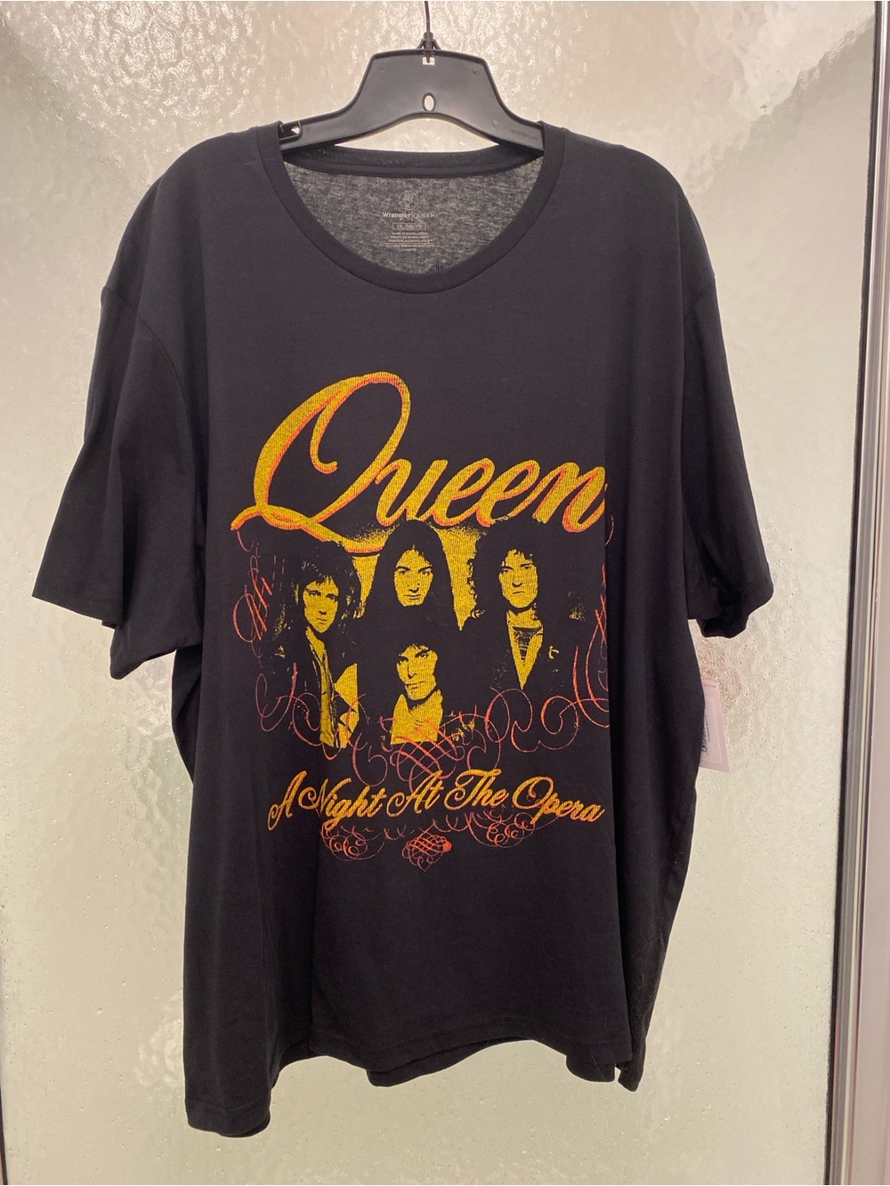 NWT Queen 'A Night at the Opera' Graphic Tee - Black Size 2X